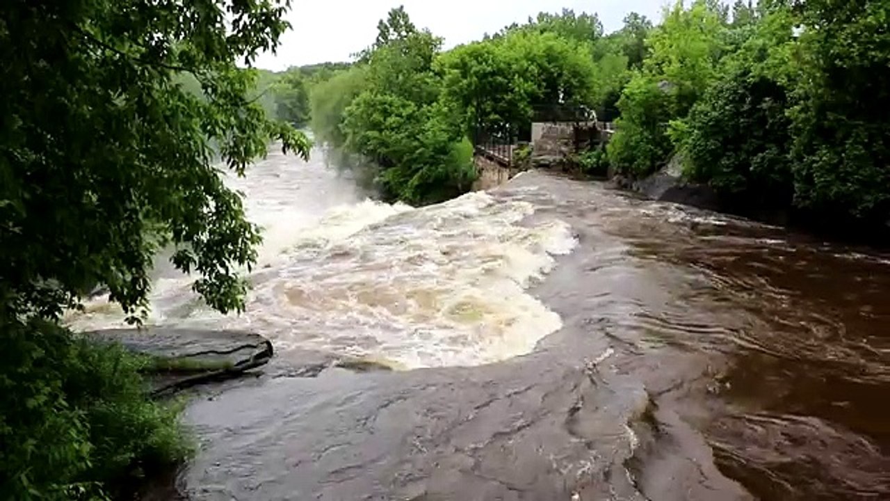 ♥ Relaxing Waterfall Video + Sound. Nature River Lush Green Forest HD
