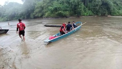 Video herunterladen: Teenager found drowned after playing at lagoon