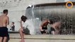 La police italienne recherche deux touristes qui ont pris une douche nus dans une fontaine !