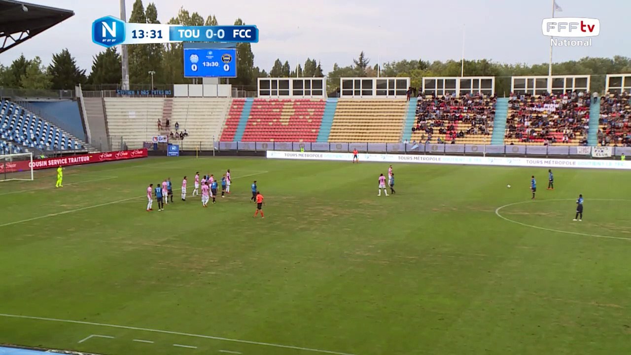 Beau coup franc mais belle interception!