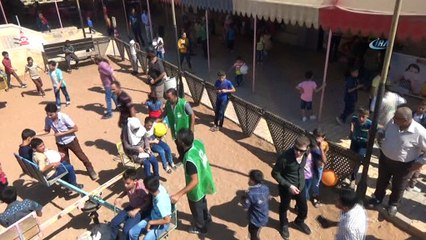 - Suriye'nin Farklı Bölgelerinde 5 Bin 357 Hisse Kurban Kesilerek Dağıtıldı