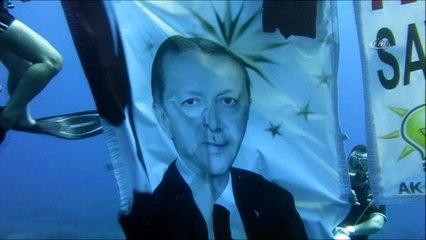 Cumhurbaşkanı Erdoğan’ın bayramını denizin altında kutladılar