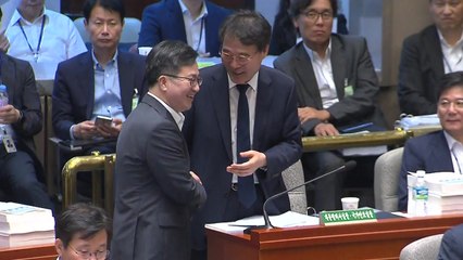 나란히 국회 온 김동연·장하성..."이견 있지만 방향 같다" / YTN