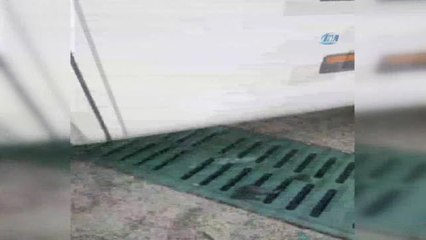 Kendiliğinden Hareket Eden Otobüs Yaşlı Kadını Altına Aldı: 1 Ölü