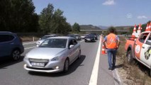 Anadolu Otoyolu'nda otomobil refüje çarptı: 3 yaralı - DÜZCE