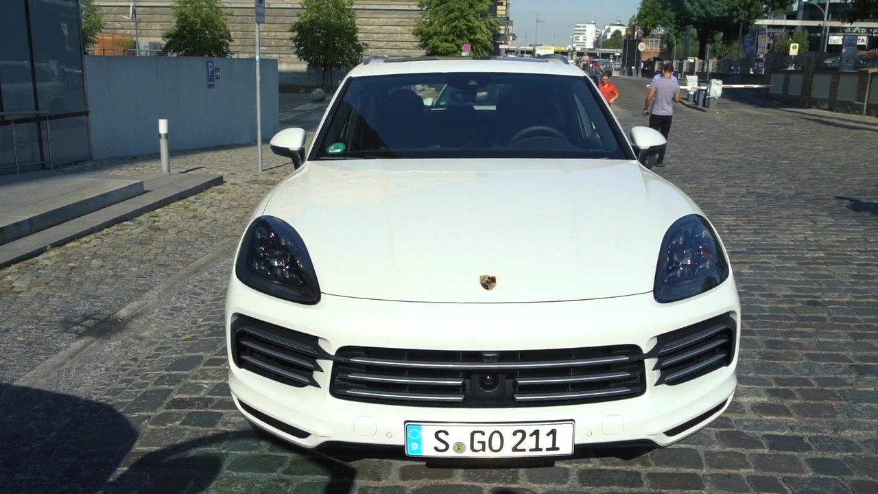 Mit dem Porsche Cayenne S auf Innovations-Tour