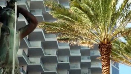 Kourtney And Kim Take Miami S05E01 The Kardashians Return To Miami