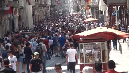 Vatandaşlar Bayramda Taksim'e Akın Etti