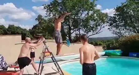 Самодельная вышка не выдержала)