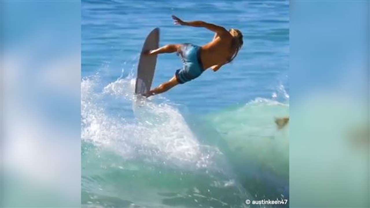 Traumjob: skimboarding-weltmeister zeigt coole tricks auf seinem brett