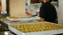 Avrupa'da Türk lezzetleri: Baklava, un Merzifon'dan, fıstık Antep'ten