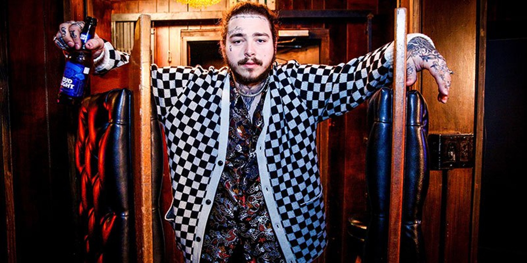 ⁣Post Malone’s Plane To Make Emergency Landing After Blowing Tires
