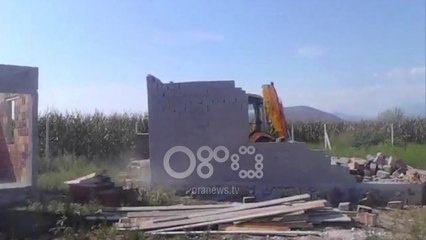 Ora News - Prishen 6 objekte në ndërtim në Ksamil