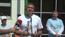 Ora News - Vetëm në 4 orë në pikën kufitare të Morinës hynë 32 mijë pushues nga Kosova