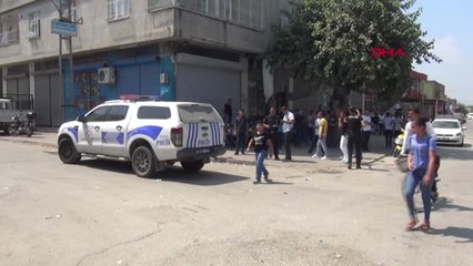 Adana'da İki Grup Çatıştı; Yoldan Geçen Berfin de Vuruldu Hd