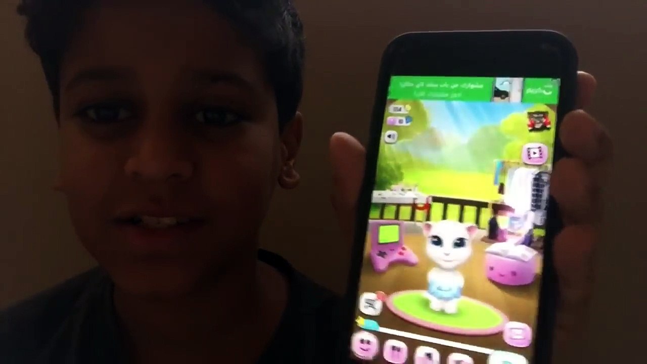 دقيت على talking angela الساعه 3:00!