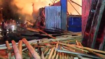 Akaryakıt istasyonu yanındaki Oduncular Pazarı'nda büyük yangın... İşçiler ve itfaiye ekiplerinin müdahalesi sürüyor