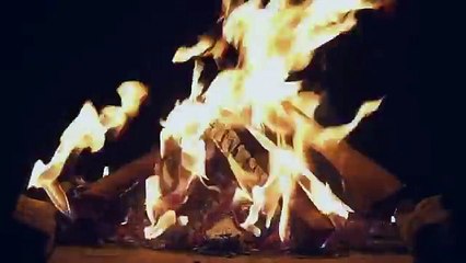 Virtual Campfire with Crackling Fire Sounds (HD)