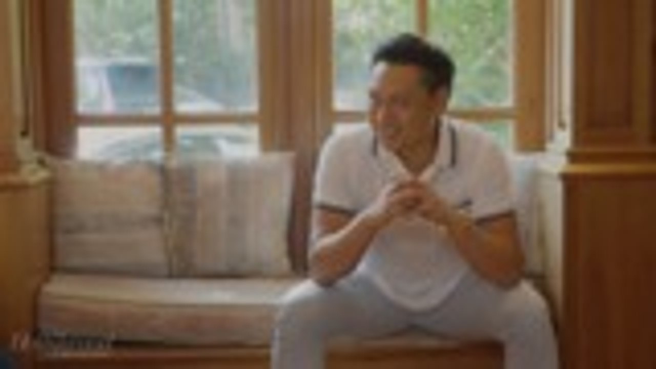 Jon M. Chu to Return for 'Crazy Rich Asians' Sequel | THR News