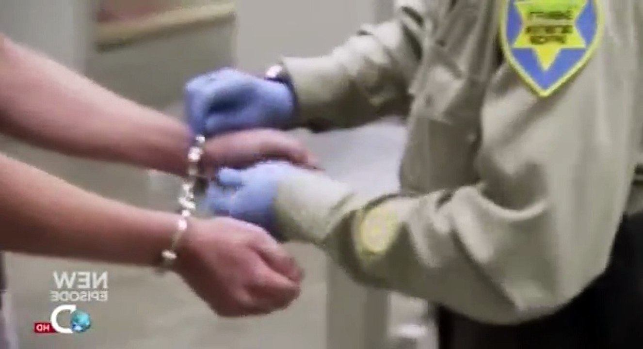 First Week In S01 - Ep06 Cell Block Threats HD Watch