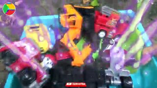 Dump truck drop color balloon down the lake D86S Car Toys