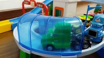 Disney Pixar Mack Truck Racing and Disney Pixar Cars Tracks Playset with Tayo The little b