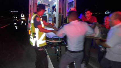 Bayram ziyaretinden dönen aile kaza yaptı: 6 yaralı