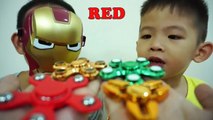 Learn Colors with Fidget Spinners Baby Xavi Playing toys / Finger family song