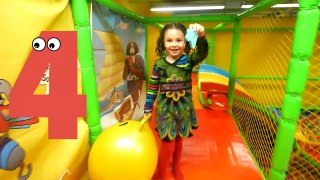 Learn Numbers Ball Pit Show: Treasure Hunt for Numbers in Indoor Playground. Fun way to Le