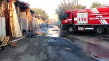Şanlıurfa'da Oduncu Pazarı'ndaki yangın söndürüldü