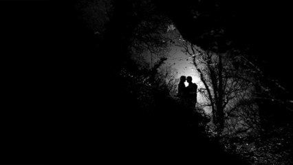 கள்ளக்காதலால் மனைவியை வெட்டிக்கொன்ற கணவன்- வீடியோ