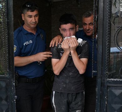 Bakanlık Görevlisini Taciz Etti, Linç Edilmekten Polis Kurtardı