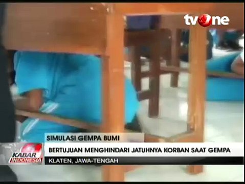 Murid SD di Klaten Ikuti Simulasi Bencana Gempa Bumi