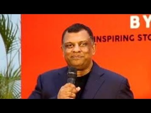 亞航創辦人丹斯里東尼費南德斯推介 「FLY HIGH」新書