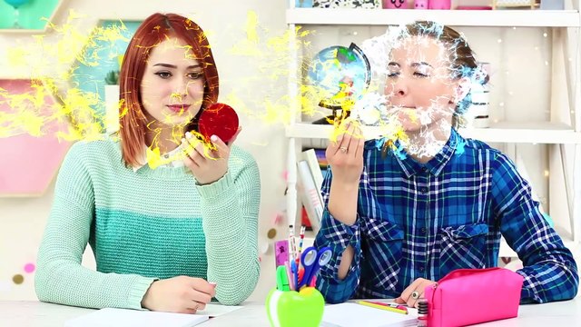 12 BLAGUES QU'UN PROFESSEUR PEUT FAIRE A SES ÉLÈVES! BLAGUES A FAIRE EN COURS | Troom Troom FR