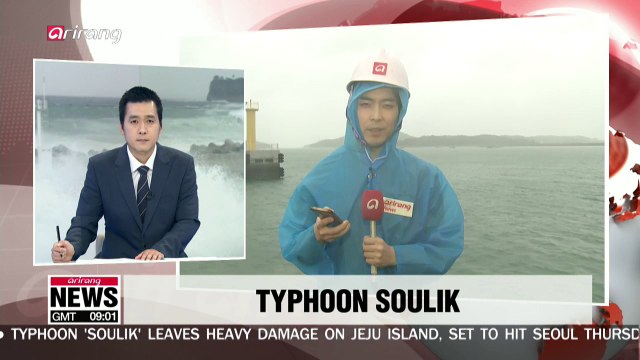 Typhoon Soulik passing through Jeju and nearing mainland Mokpo