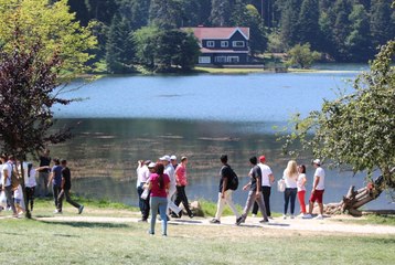 Gölcük Tabiat Parkı'nda Bayram Tatili Yoğunluğu