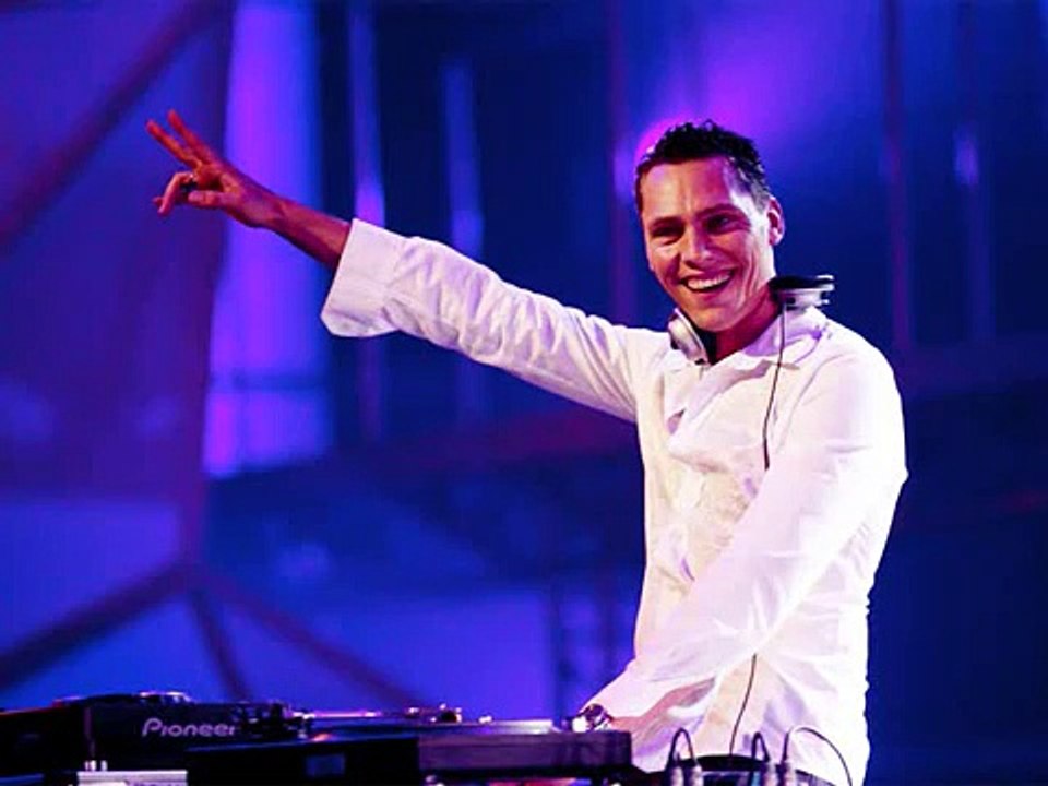 Tiesto vs. Axwell & Julie McKnight Dimond Found Here (Dj Slider Mashizz Edit)