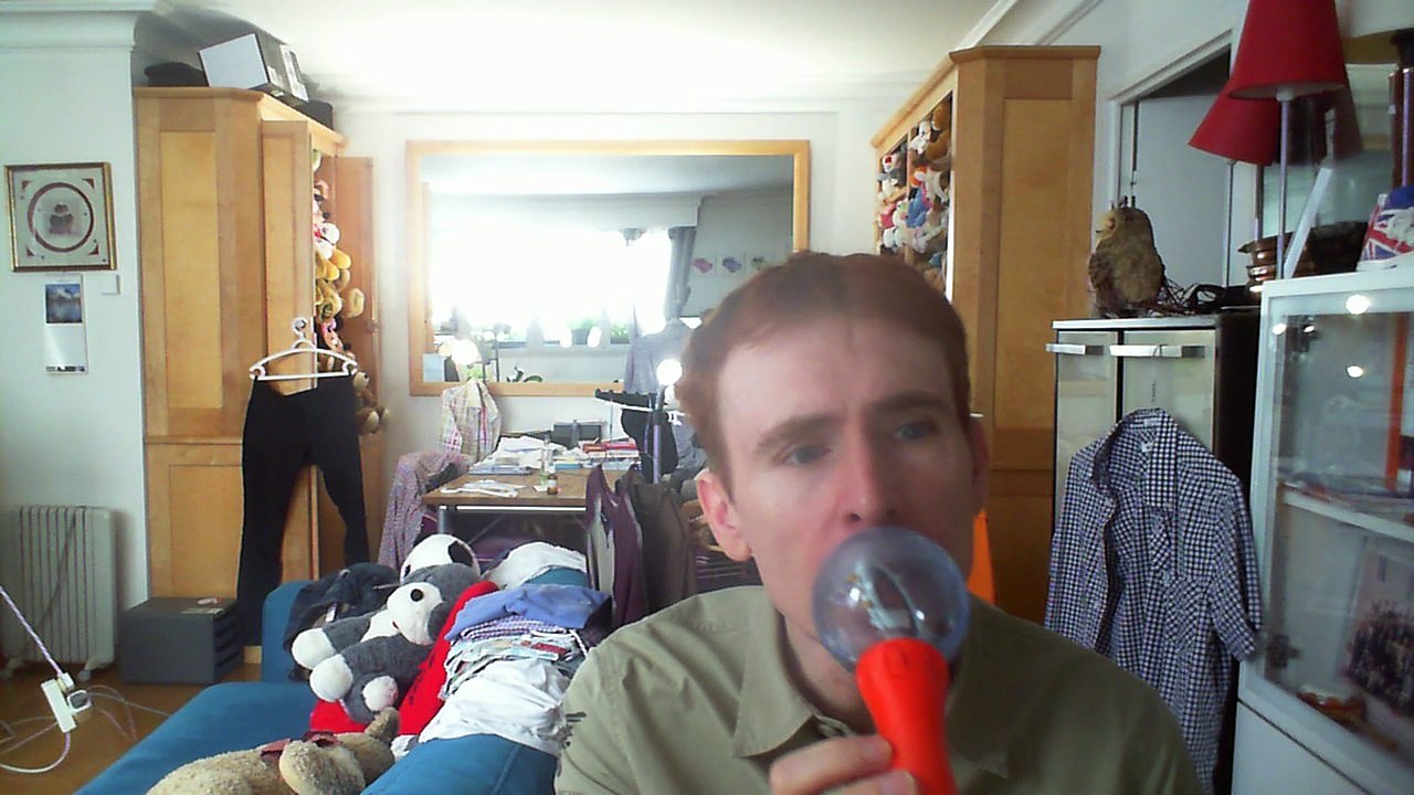 Wiwi égratigne "tropical chancer" de La Roux