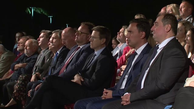 “Mbrëmjet Strugane të Poezisë”, Ademi distancohet nga shpërfillja e shqipes