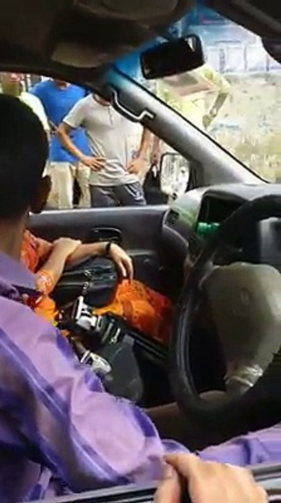 38140654_587612081633408_4018040788440055808_n