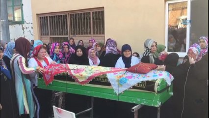 Trafik kazasında karnındaki bebeğiyle can veren kadına son görev