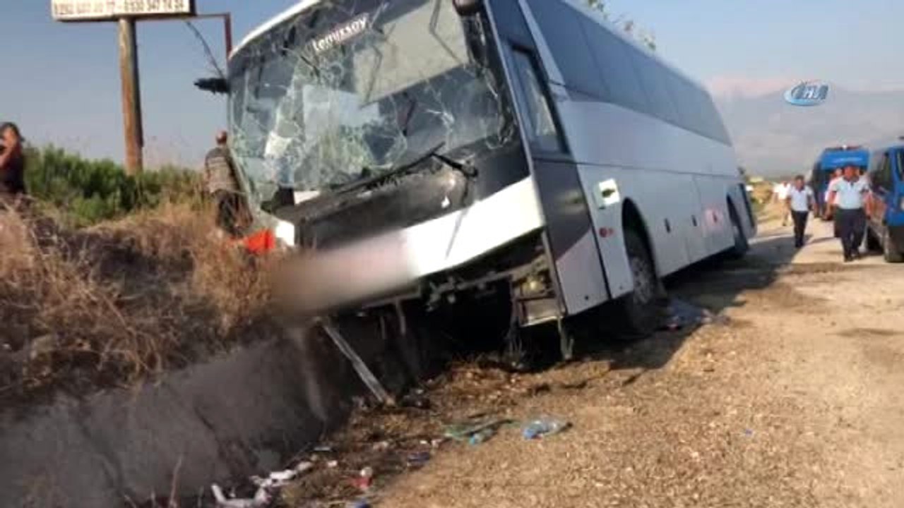 Fethiye-Antalya Yolunda Otobüs Yoldan Çıktı: 25 Yaralı