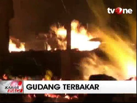 Sebuah Gudang di Depok Ludes Terbakar