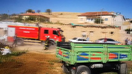 Mandıra ve ev yangını paniğe neden oldu