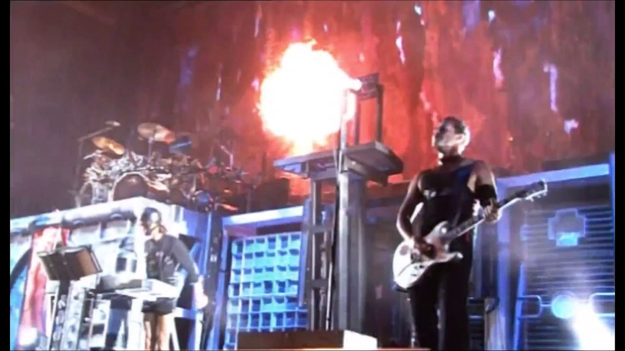 Rammstein - Morgenstern (Live Volkerball aux arènes de Nîmes 2005)