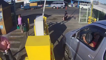 Cette conductrice perd le controle de sa voiture et c'est le drame