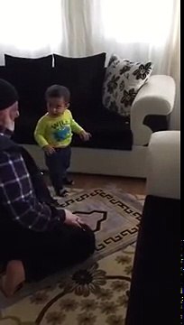 Namaz Kılan Dedenin Zor Anları