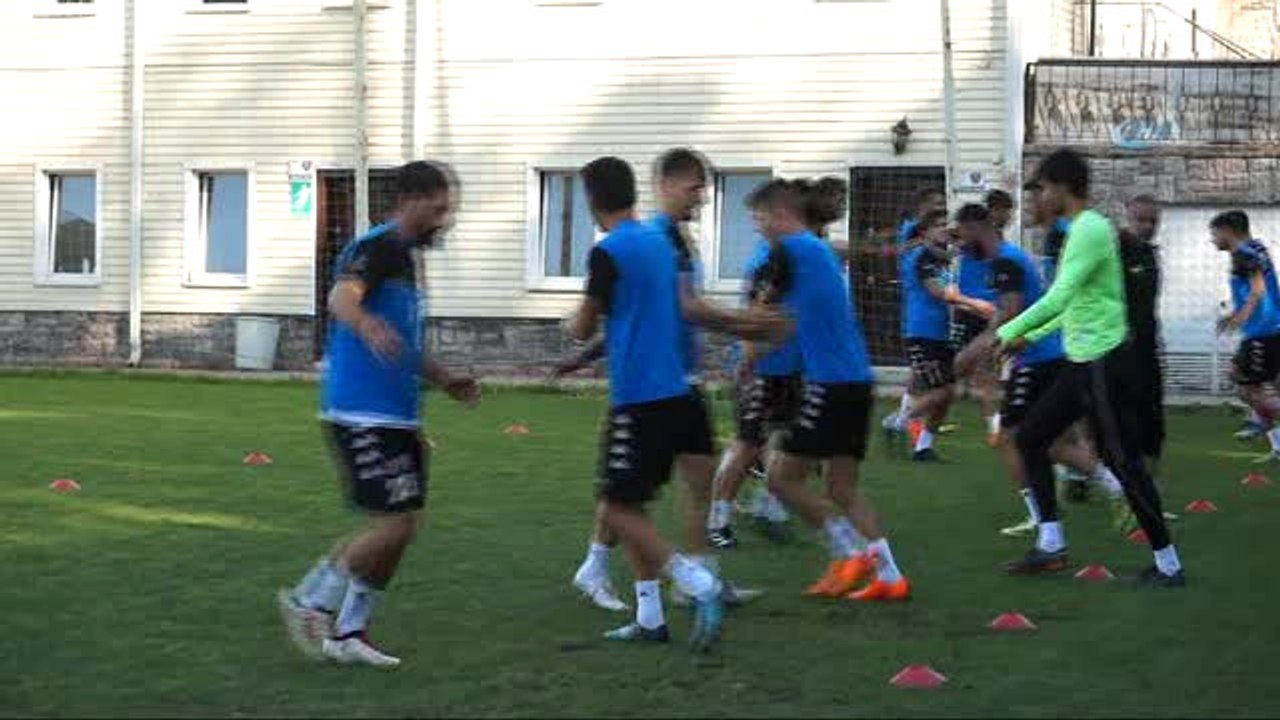 Fikret Yılmaz: "Güzel Camia Daha Diplere Gider, Yazık Olur"