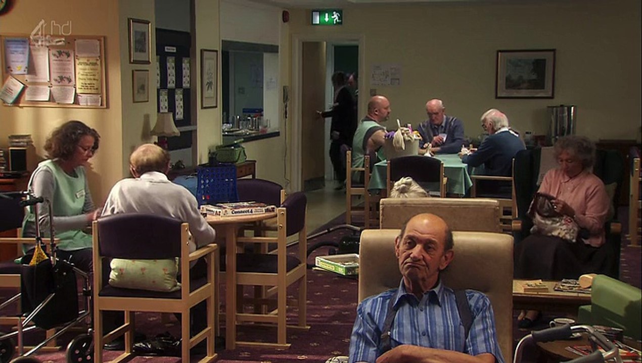Derek - S01-E01